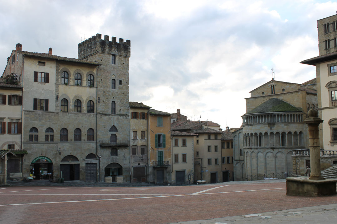 Arezzo-square